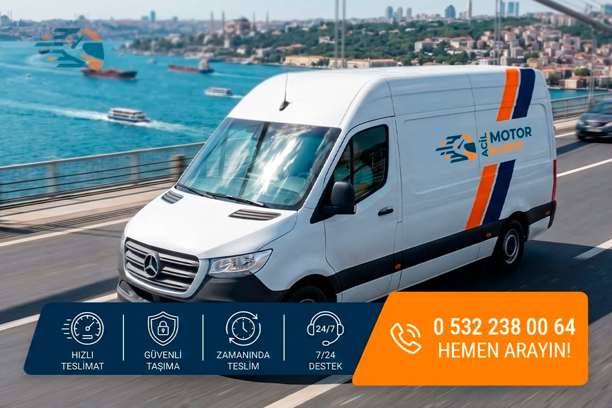 Şehirler arası acil kurye ve motorlu dağıtım hizmeti sunan, köprü üzerinde seyir halindeki kurumsal logolu beyaz panelvan nakliye ve kurye aracı.